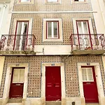 Charming Santos W/ Patio *