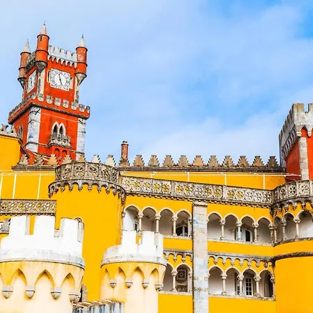 Charming Santos W/ Patio *