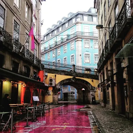 Lisbon Charming Santos Apartment w/ Patio *