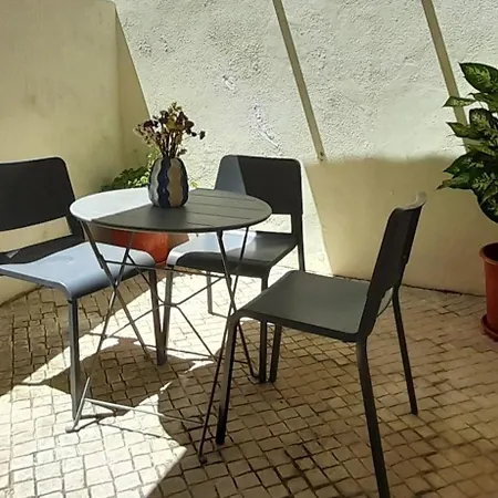 Lisbon Charming Santos Apartment w/ Patio * Lisboa