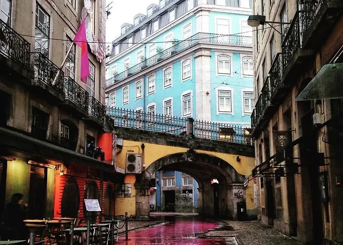 Charming Santos W/ Patio *