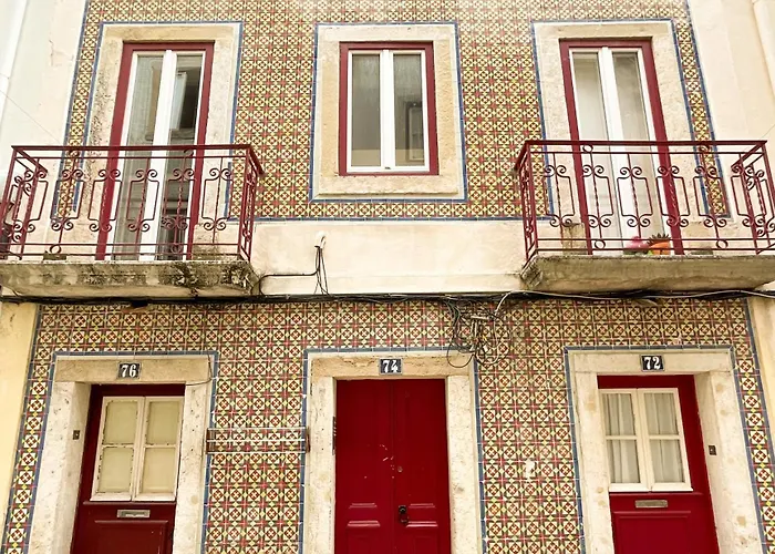 Charming Santos W/ Patio *