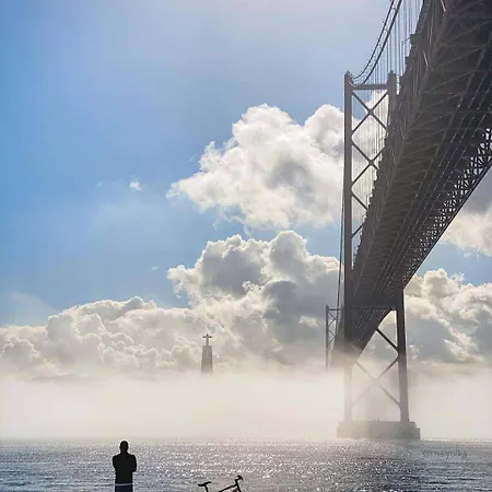 Charming Santos W/ Patio * Lissabon